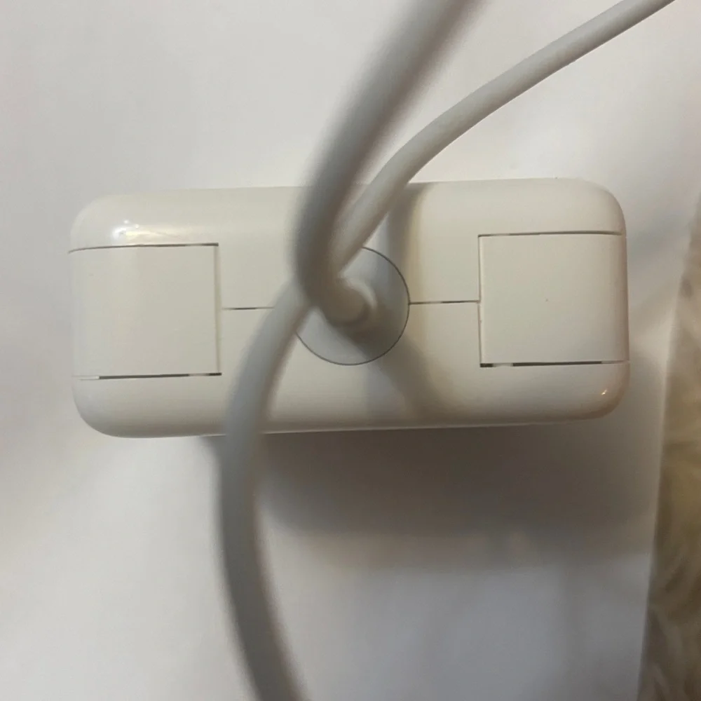 Apple White Square MacBook Power Adapter 45W A 1436 2014 Untested Charger Cables